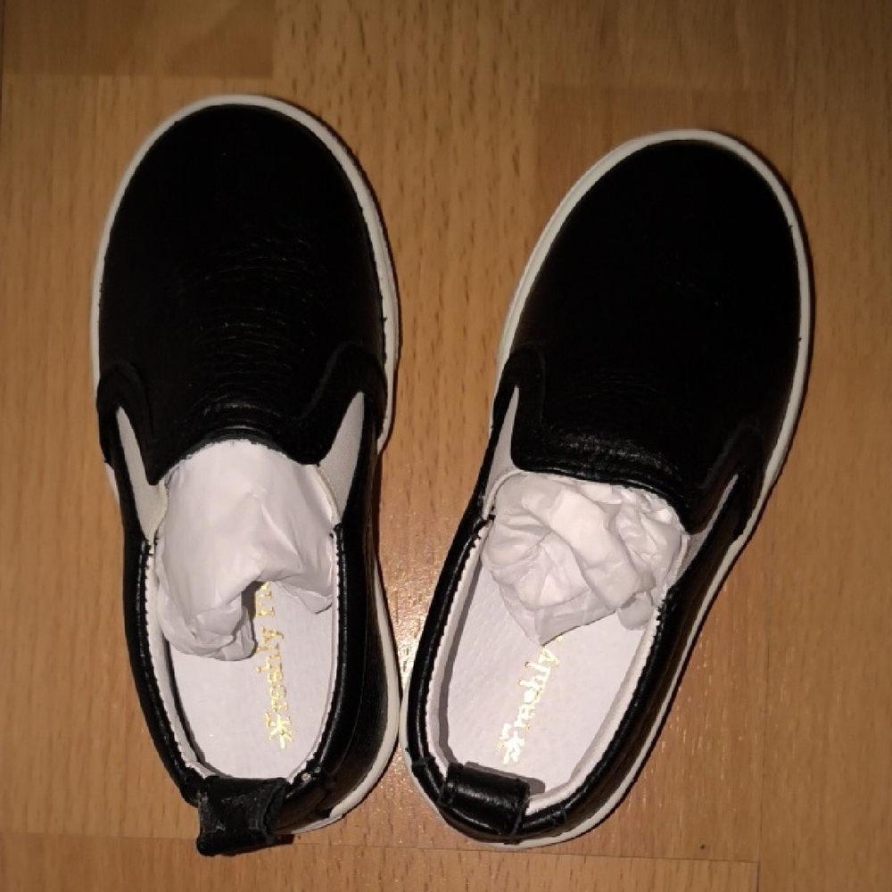 NWT Freshly Picked | Kids Sneakers in Black and White